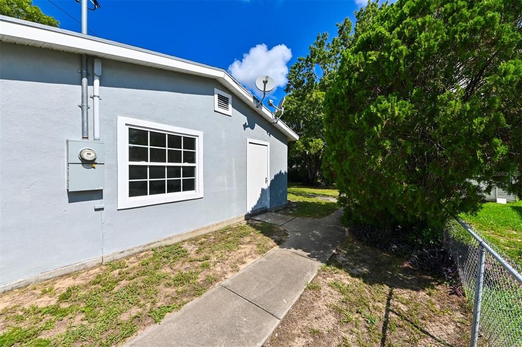 Activo con contrato: $250,000 (3 camas, 2 baños, 1070 Pies cuadrados)