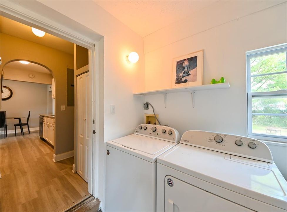 Activo con contrato: $250,000 (3 camas, 2 baños, 1070 Pies cuadrados)