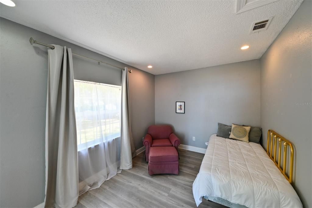 Activo con contrato: $250,000 (3 camas, 2 baños, 1070 Pies cuadrados)