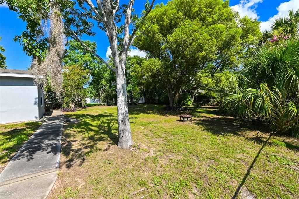 Activo con contrato: $250,000 (3 camas, 2 baños, 1070 Pies cuadrados)