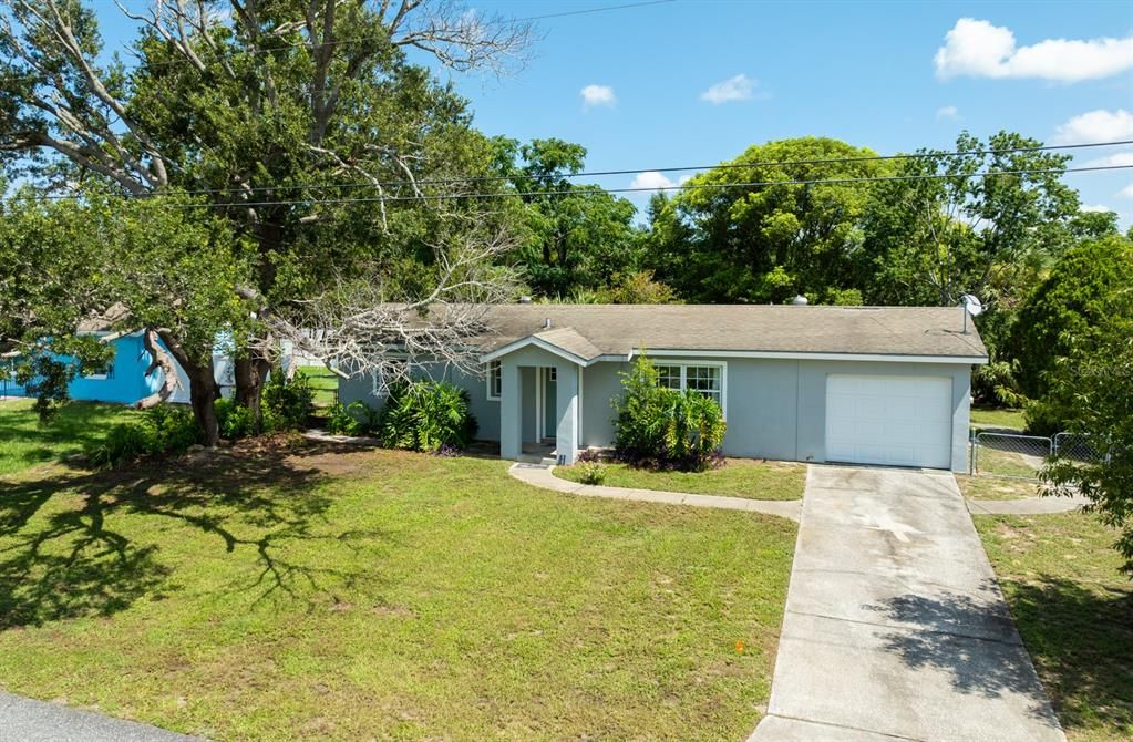 Activo con contrato: $250,000 (3 camas, 2 baños, 1070 Pies cuadrados)