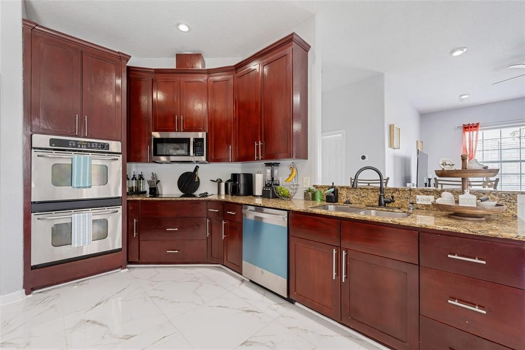 待售: $510,000 (4 贝兹, 2 浴室, 2530 平方英尺)