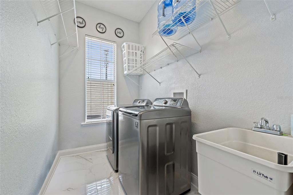 待售: $510,000 (4 贝兹, 2 浴室, 2530 平方英尺)