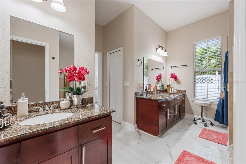 待售: $510,000 (4 贝兹, 2 浴室, 2530 平方英尺)