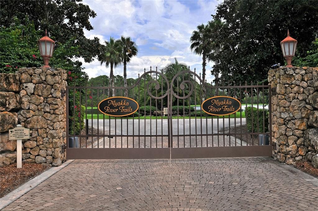 Recently Sold: $1,100,000 (5 beds, 4 baths, 3930 Square Feet)