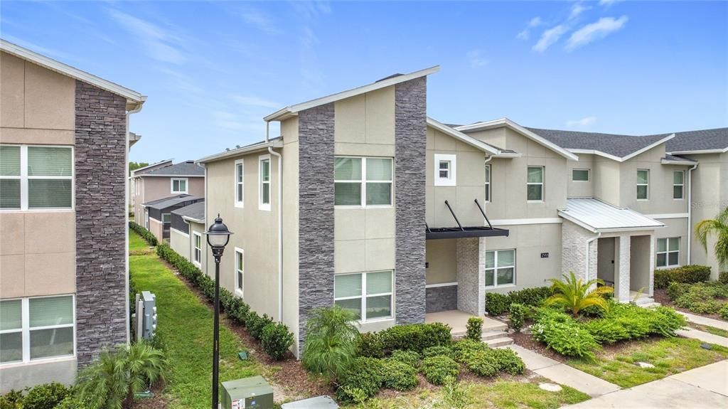 Active With Contract: $509,950 (5 beds, 4 baths, 2168 Square Feet)