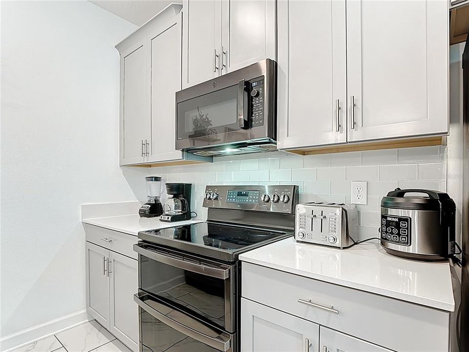 Active With Contract: $509,950 (5 beds, 4 baths, 2168 Square Feet)