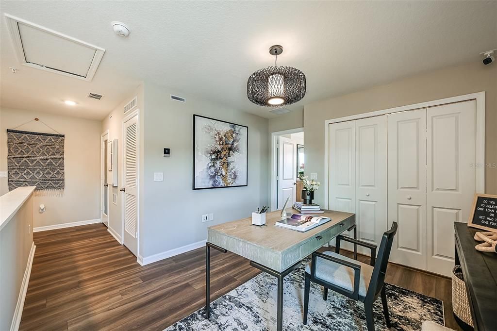 Под контрактом: $455,000 (3 спален, 2 ванн, 1784 Квадратных фут)