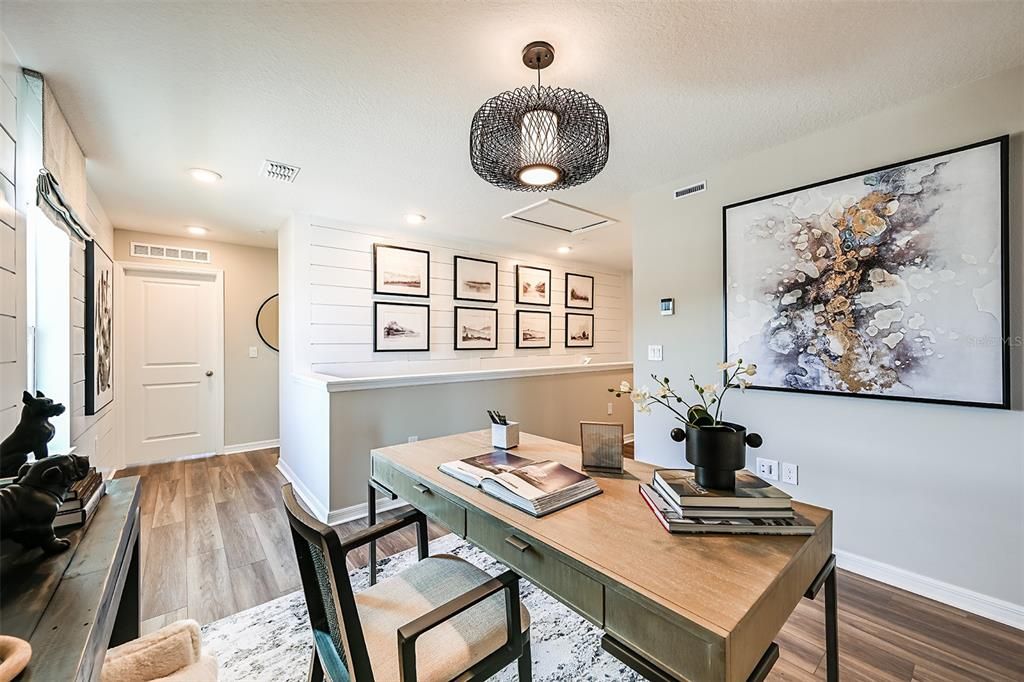 Под контрактом: $455,000 (3 спален, 2 ванн, 1784 Квадратных фут)