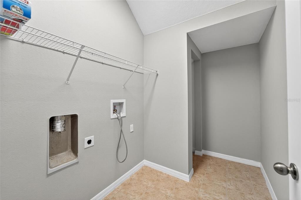 For Sale: $333,000 (3 beds, 2 baths, 1760 Square Feet)