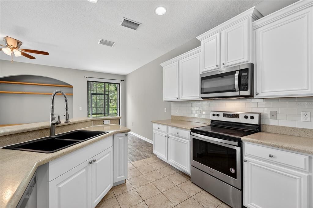 For Sale: $333,000 (3 beds, 2 baths, 1760 Square Feet)