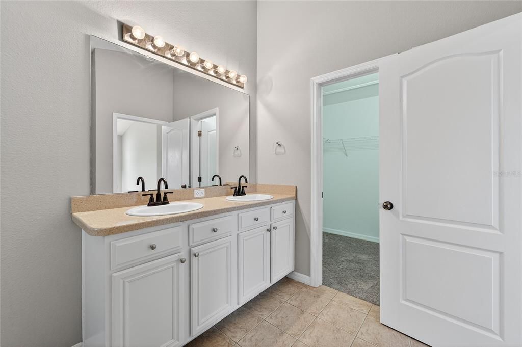 For Sale: $333,000 (3 beds, 2 baths, 1760 Square Feet)