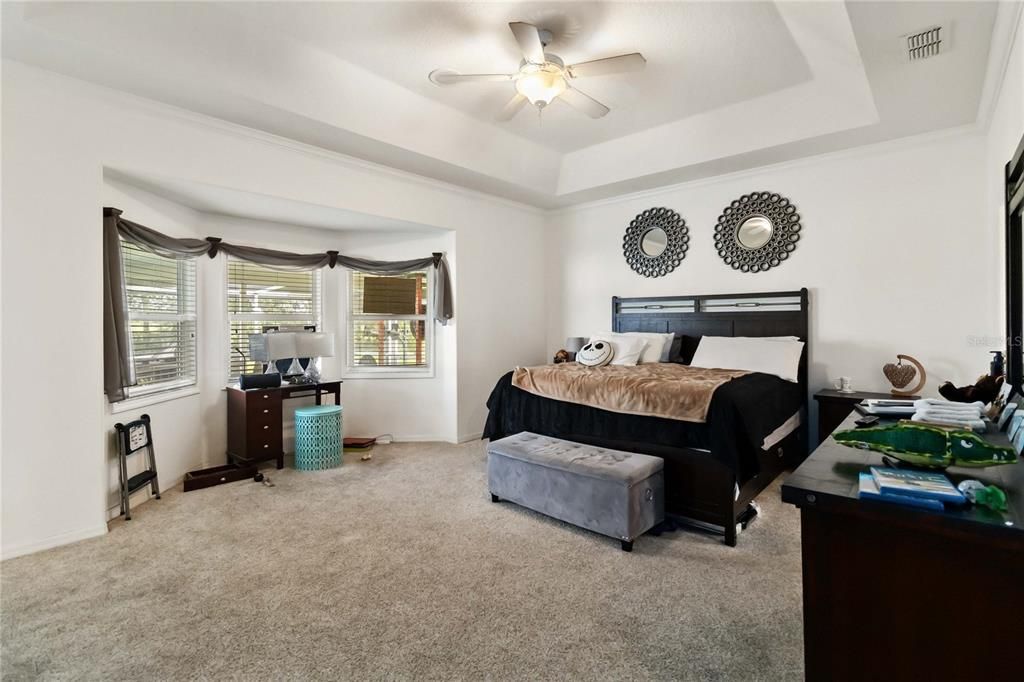 Active With Contract: $487,750 (4 beds, 2 baths, 2370 Square Feet)