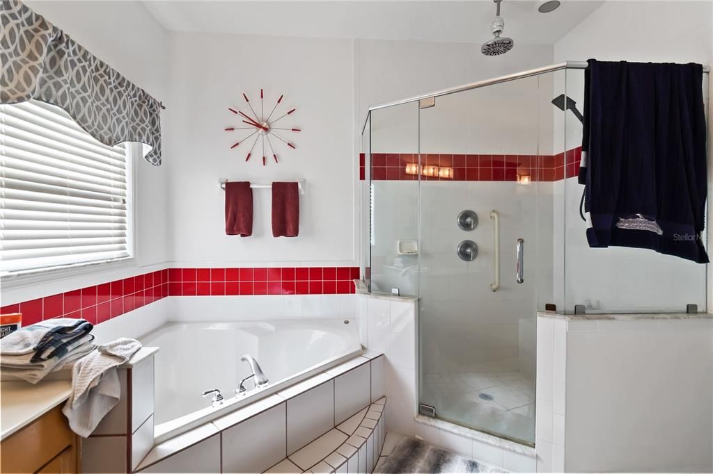 Active With Contract: $487,750 (4 beds, 2 baths, 2370 Square Feet)