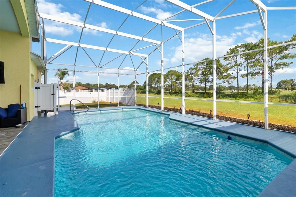 Active With Contract: $487,750 (4 beds, 2 baths, 2370 Square Feet)