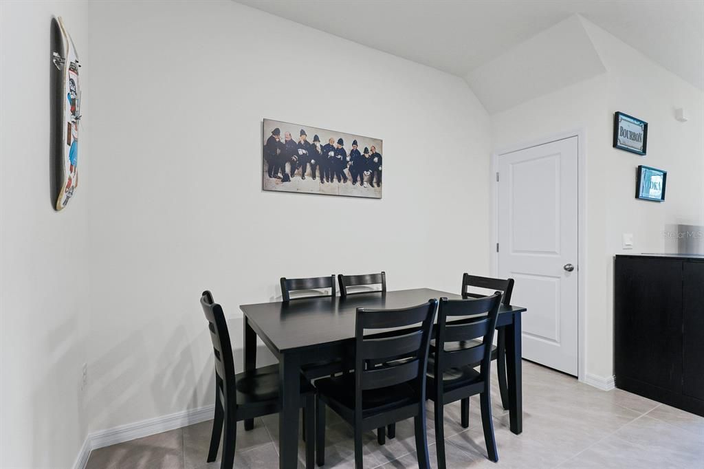 На продажу: $289,000 (3 спален, 2 ванн, 1634 Квадратных фут)