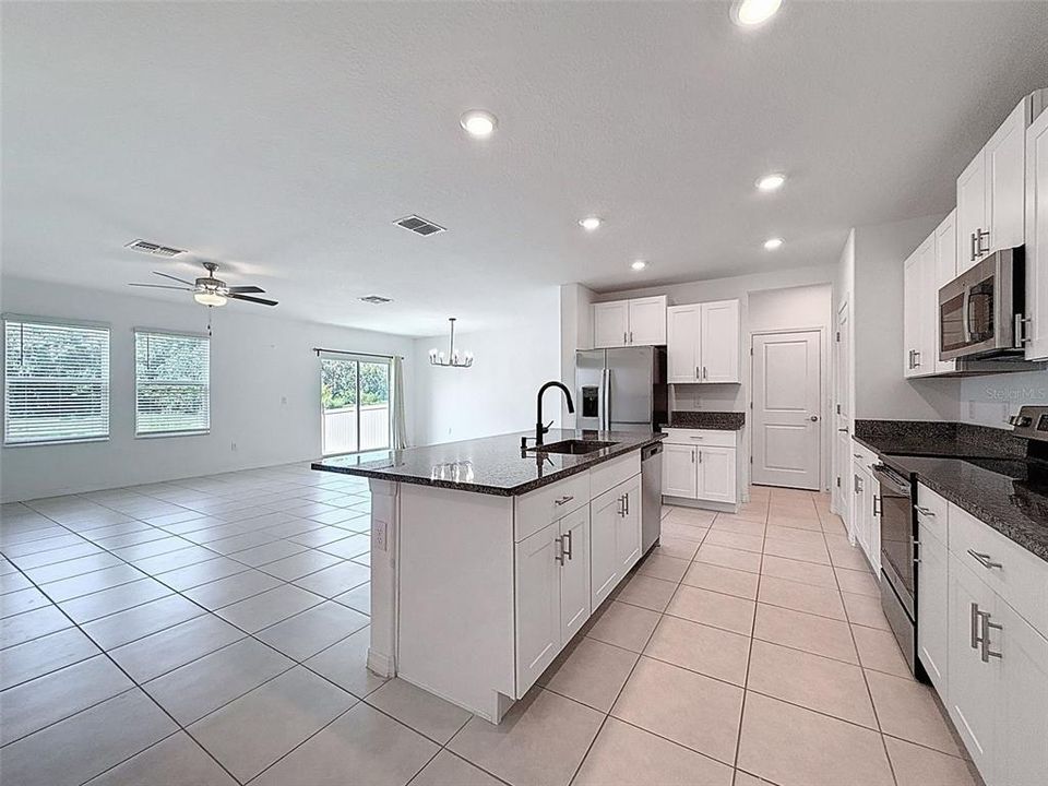 En Venta: $420,000 (6 camas, 3 baños, 3415 Pies cuadrados)