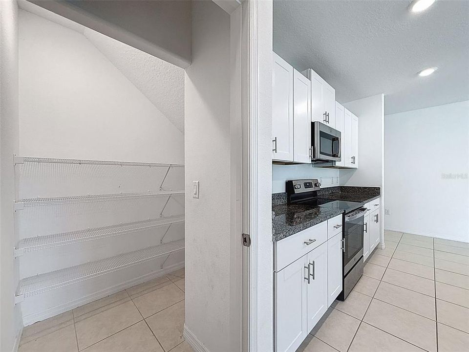 En Venta: $420,000 (6 camas, 3 baños, 3415 Pies cuadrados)