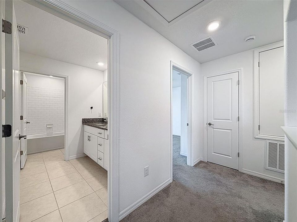 En Venta: $420,000 (6 camas, 3 baños, 3415 Pies cuadrados)