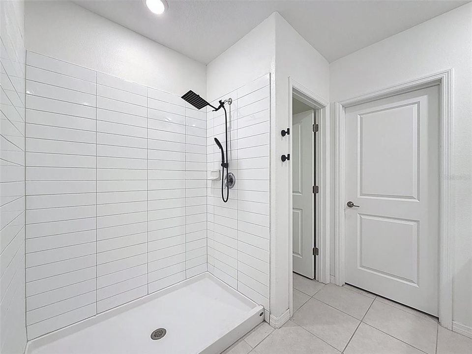 En Venta: $420,000 (6 camas, 3 baños, 3415 Pies cuadrados)