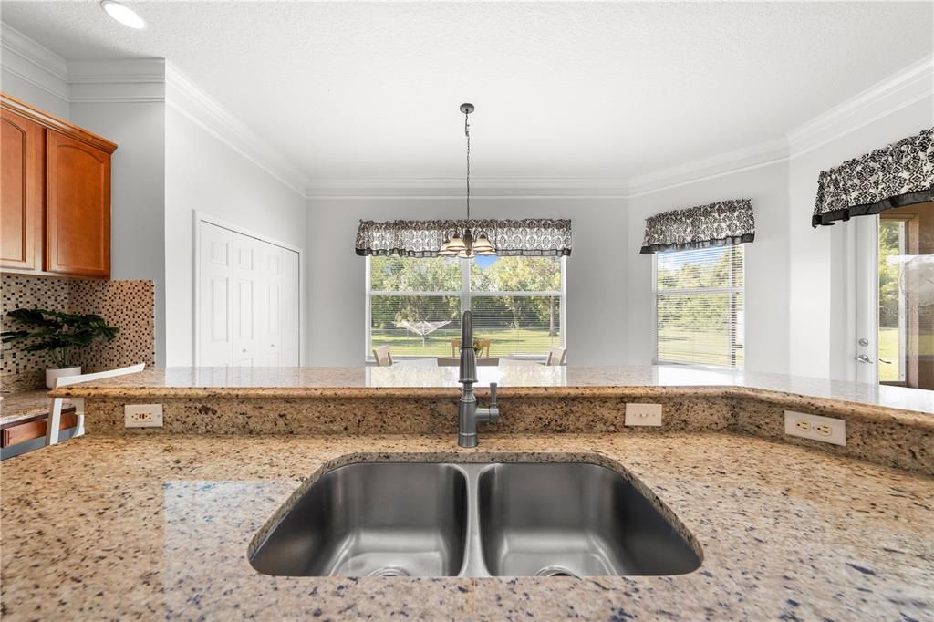 На продажу: $644,000 (3 спален, 2 ванн, 2273 Квадратных фут)