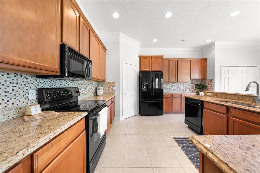 На продажу: $644,000 (3 спален, 2 ванн, 2273 Квадратных фут)