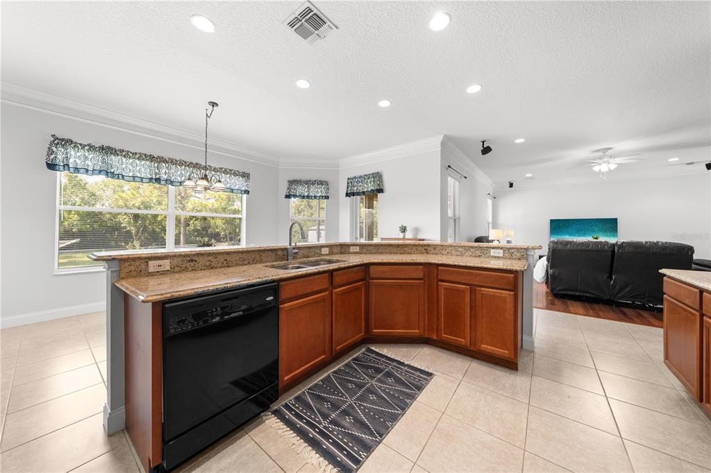 На продажу: $644,000 (3 спален, 2 ванн, 2273 Квадратных фут)