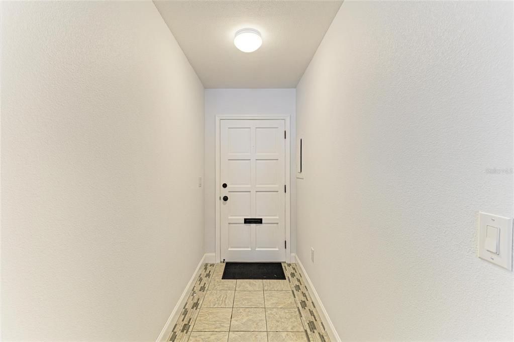 For Sale: $165,000 (1 beds, 1 baths, 759 Square Feet)