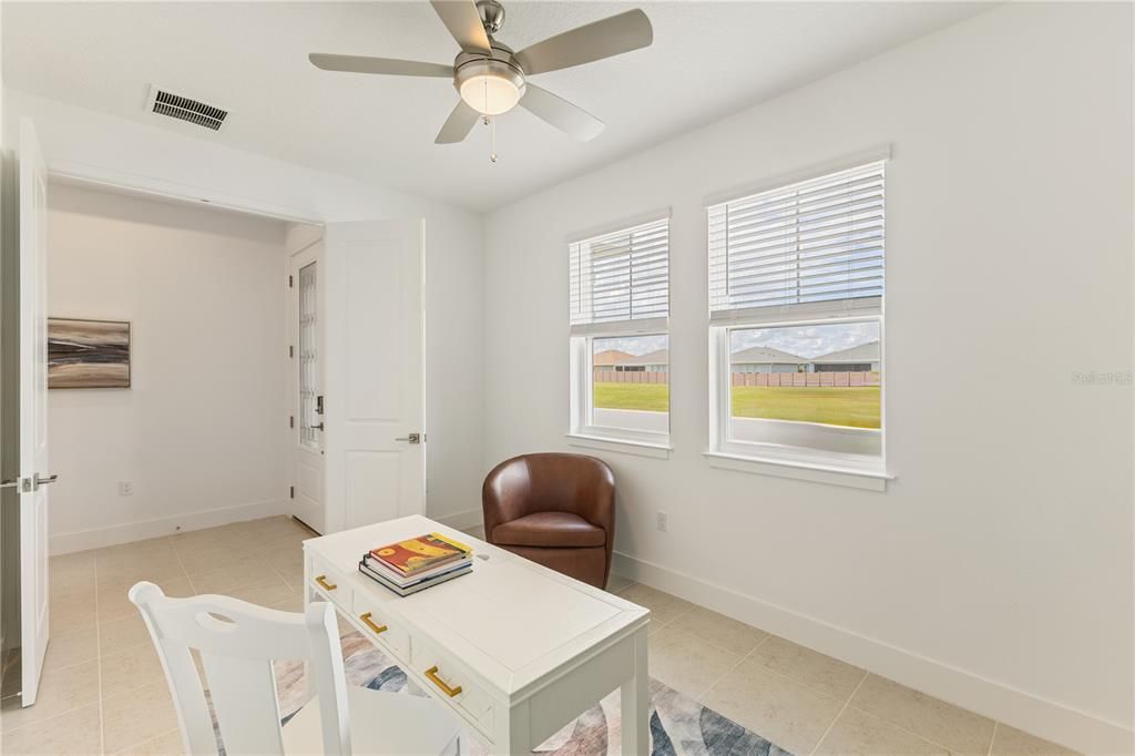 Activo con contrato: $349,990 (2 camas, 2 baños, 1631 Pies cuadrados)