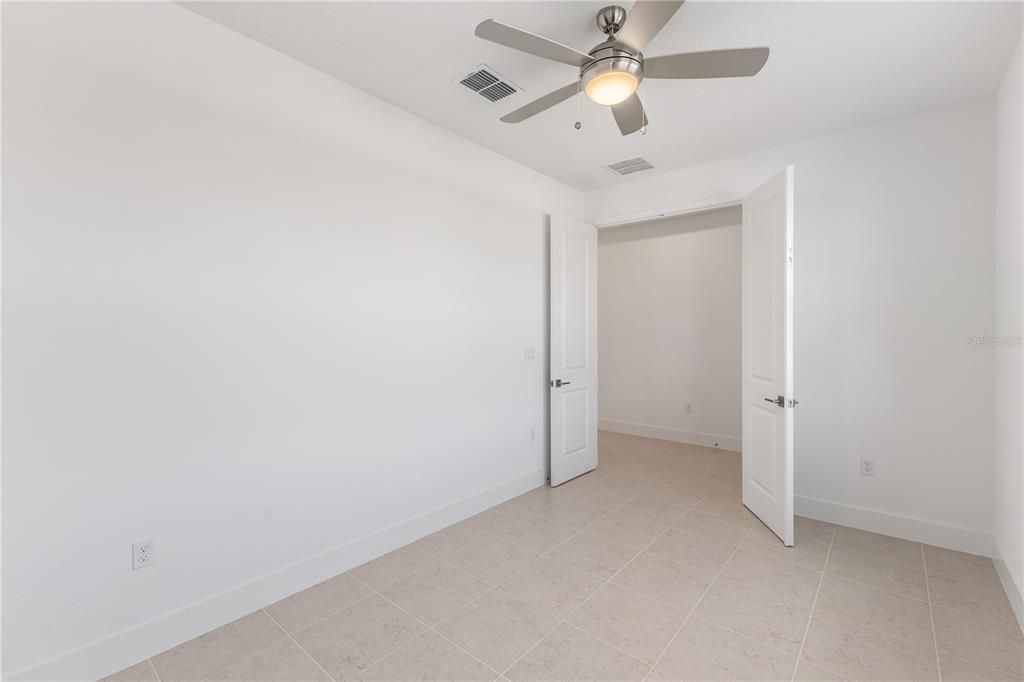 Activo con contrato: $349,990 (2 camas, 2 baños, 1631 Pies cuadrados)