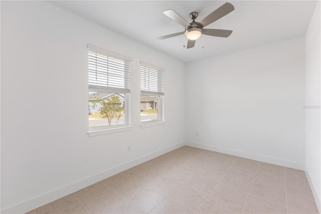 Activo con contrato: $349,990 (2 camas, 2 baños, 1631 Pies cuadrados)