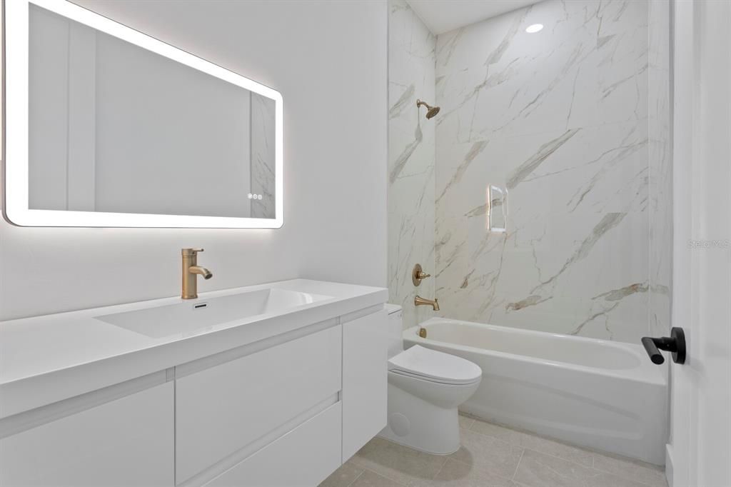 En Venta: $1,898,000 (7 camas, 5 baños, 6167 Pies cuadrados)