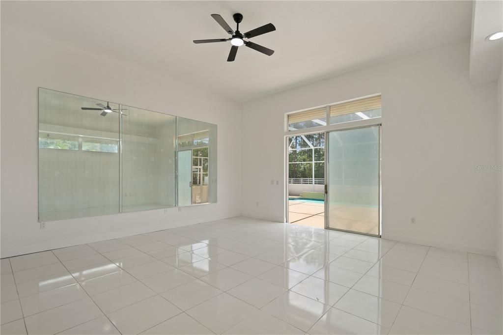 En Venta: $999,997 (4 camas, 3 baños, 3210 Pies cuadrados)