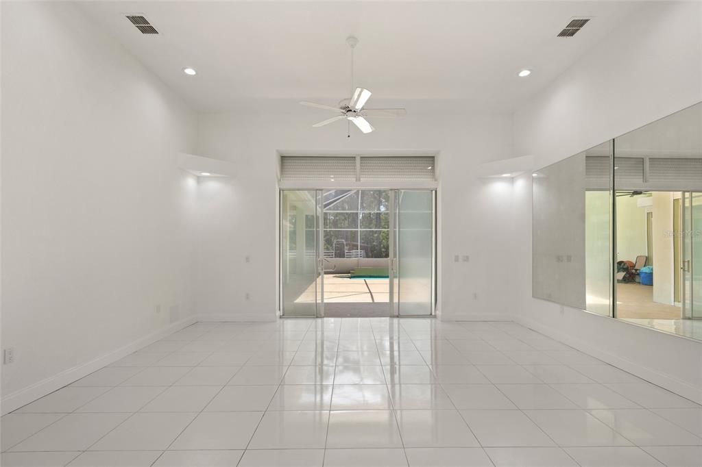 En Venta: $999,997 (4 camas, 3 baños, 3210 Pies cuadrados)