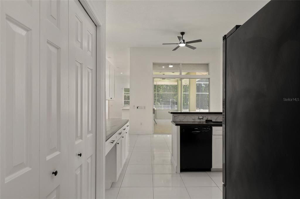 En Venta: $999,997 (4 camas, 3 baños, 3210 Pies cuadrados)