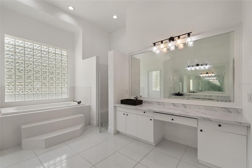 En Venta: $999,997 (4 camas, 3 baños, 3210 Pies cuadrados)