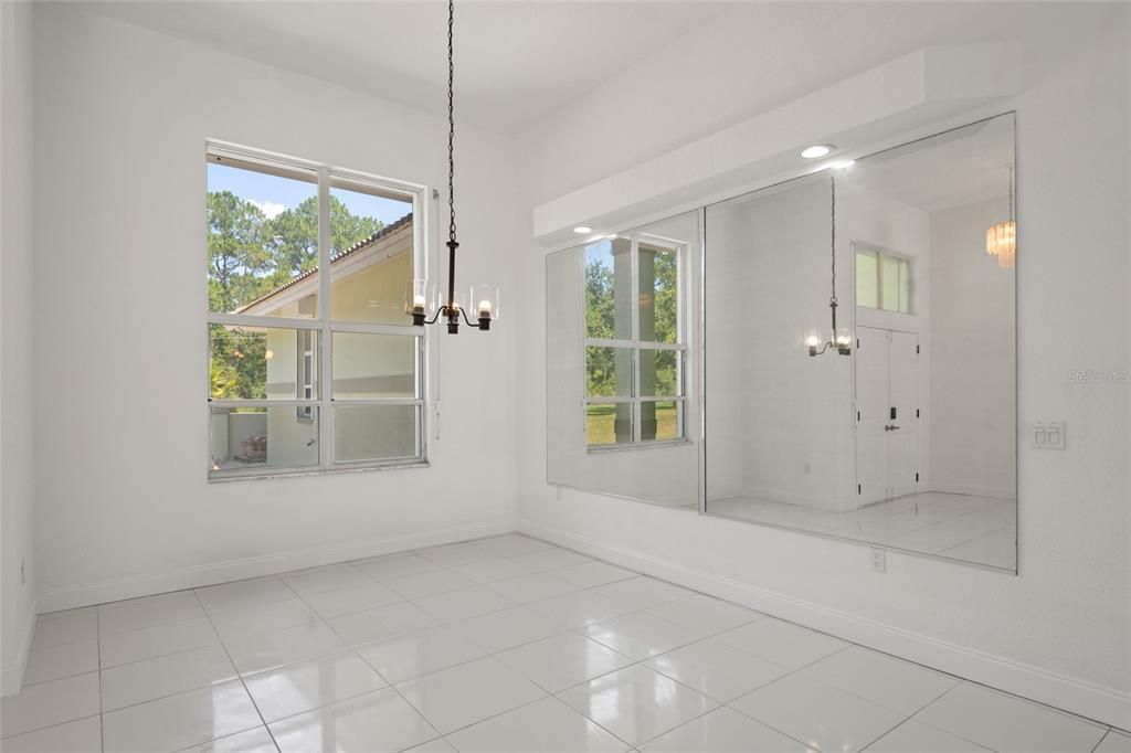 En Venta: $999,997 (4 camas, 3 baños, 3210 Pies cuadrados)