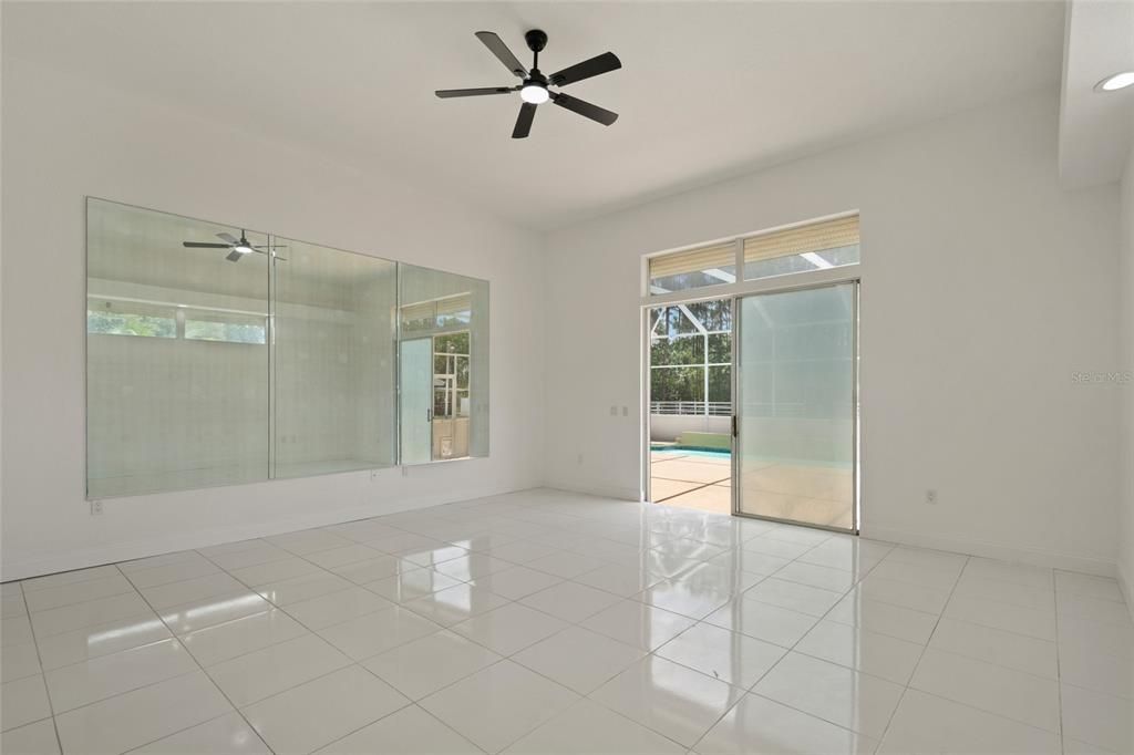 En Venta: $999,997 (4 camas, 3 baños, 3210 Pies cuadrados)