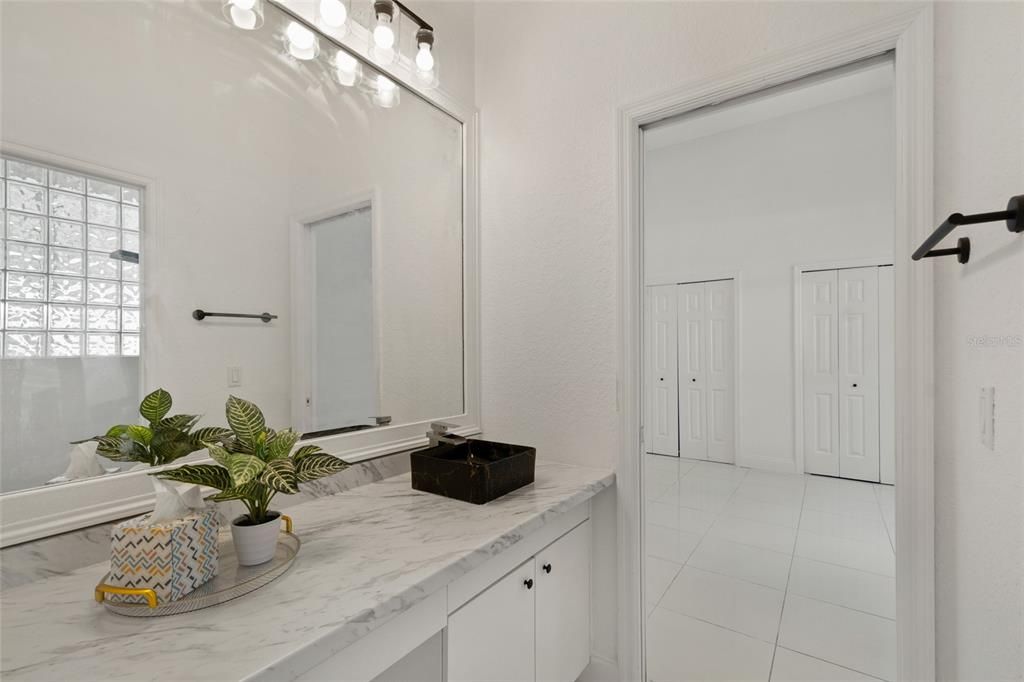 En Venta: $999,997 (4 camas, 3 baños, 3210 Pies cuadrados)