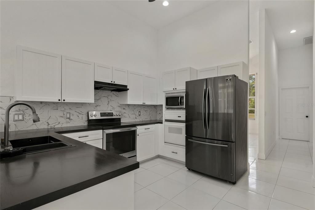 En Venta: $999,997 (4 camas, 3 baños, 3210 Pies cuadrados)