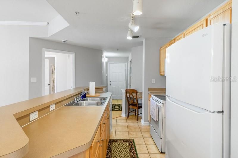 En Venta: $230,000 (2 camas, 2 baños, 1085 Pies cuadrados)