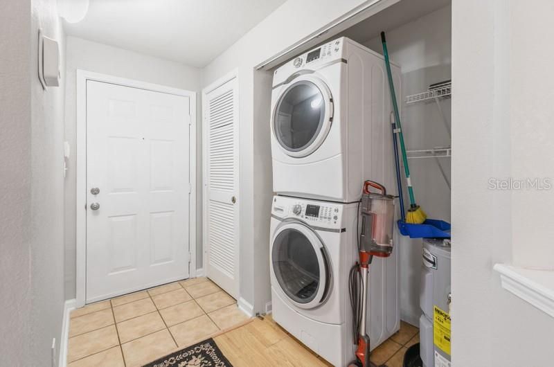 En Venta: $230,000 (2 camas, 2 baños, 1085 Pies cuadrados)