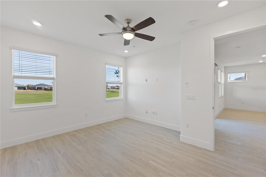 Activo con contrato: $318,025 (2 camas, 2 baños, 1709 Pies cuadrados)