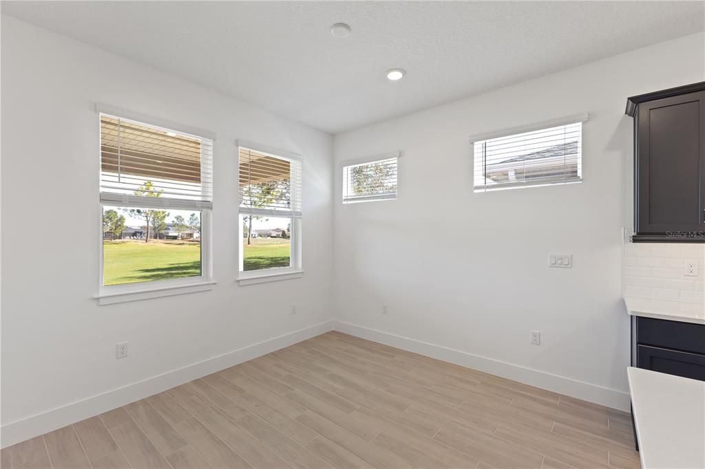 Activo con contrato: $318,025 (2 camas, 2 baños, 1709 Pies cuadrados)