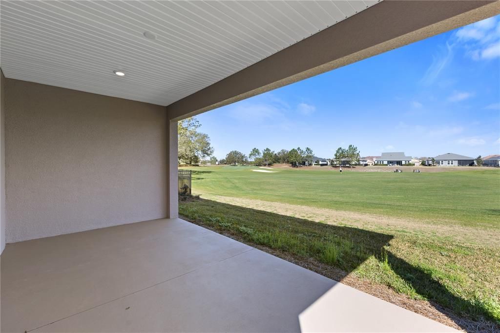 Activo con contrato: $318,025 (2 camas, 2 baños, 1709 Pies cuadrados)