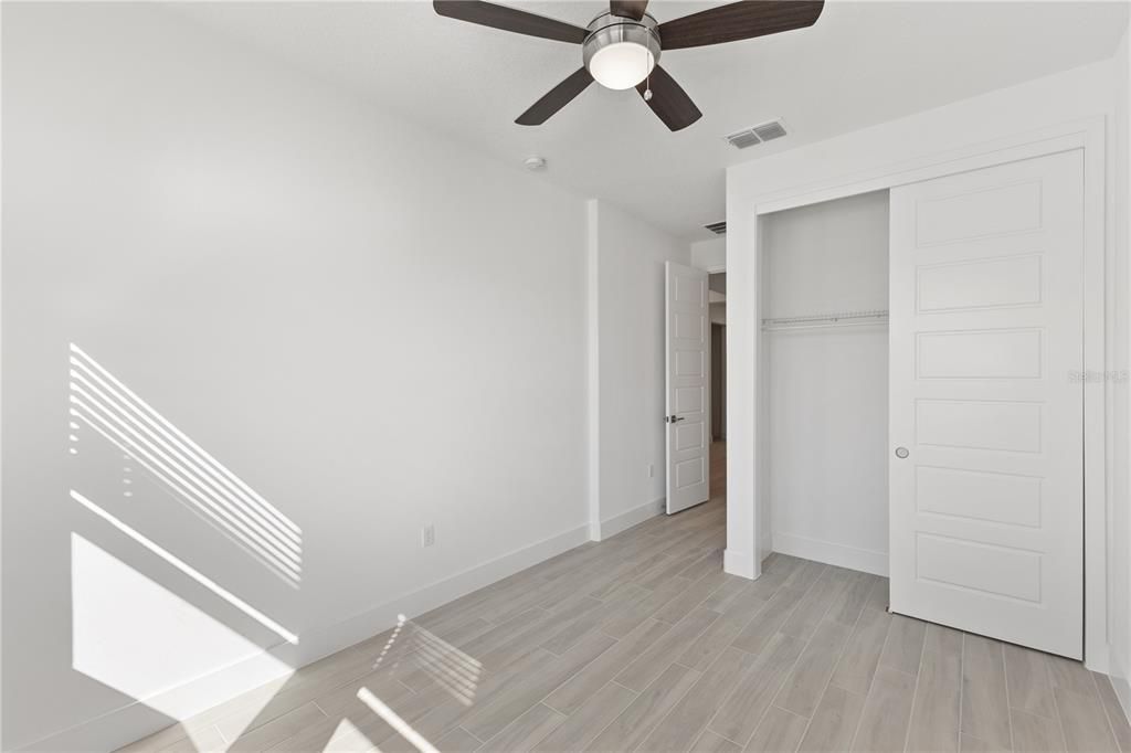 Activo con contrato: $318,025 (2 camas, 2 baños, 1709 Pies cuadrados)