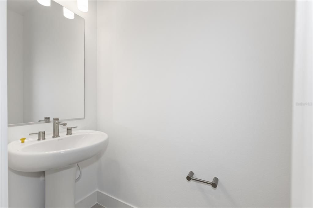 Activo con contrato: $318,025 (2 camas, 2 baños, 1709 Pies cuadrados)