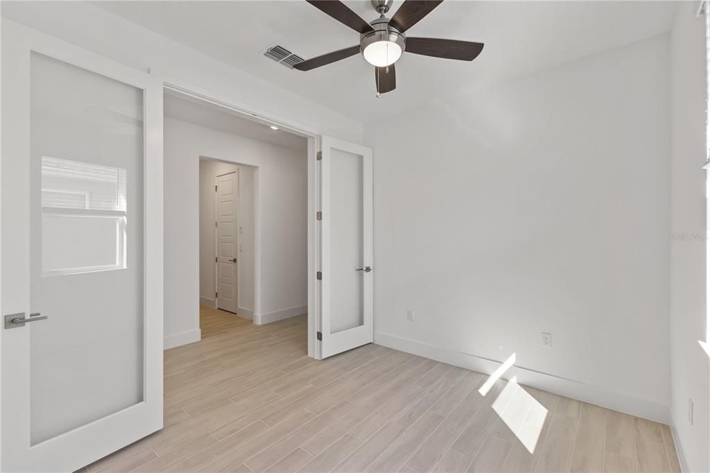 Activo con contrato: $318,025 (2 camas, 2 baños, 1709 Pies cuadrados)