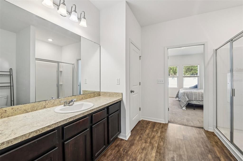 待售: $435,000 (4 贝兹, 2 浴室, 1926 平方英尺)