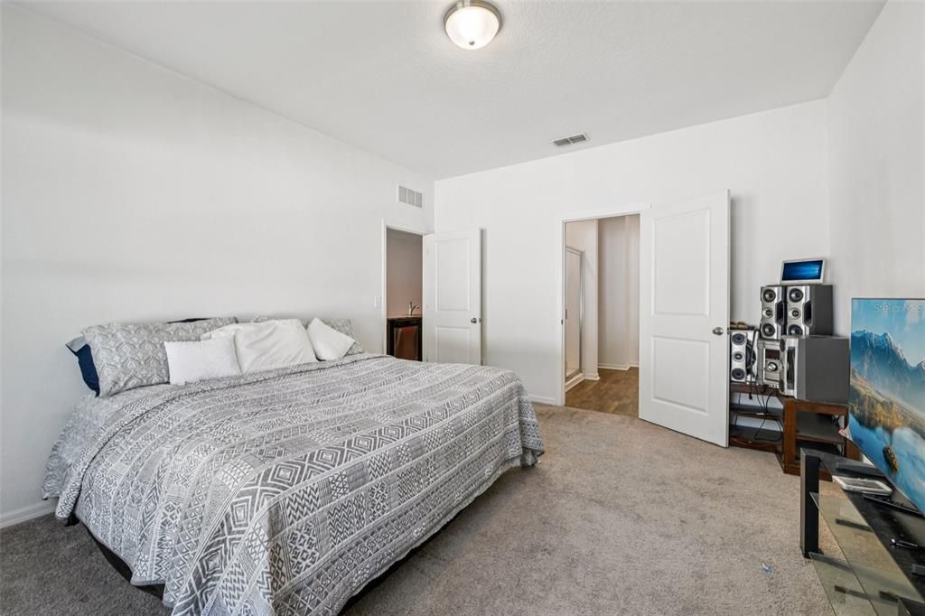 待售: $435,000 (4 贝兹, 2 浴室, 1926 平方英尺)